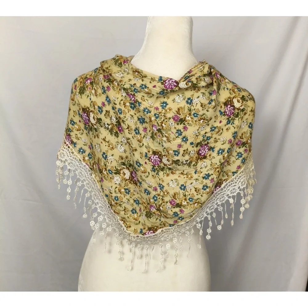 Tan Ditsy Crochet Fringe Floral Scarf Boho Cottage Fairycore Ren Faire Granny